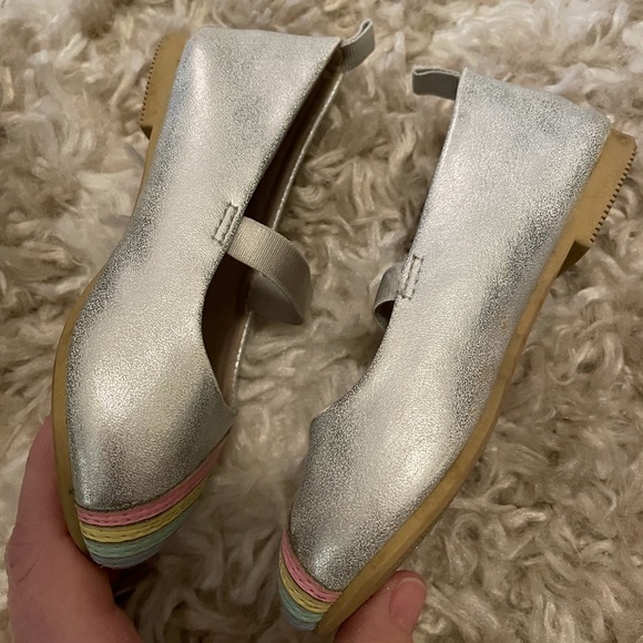 Cat & Jack Silver Mary Jane rainbow ballet flat-Very good used condition-Size 7 - Picture 4 of 6